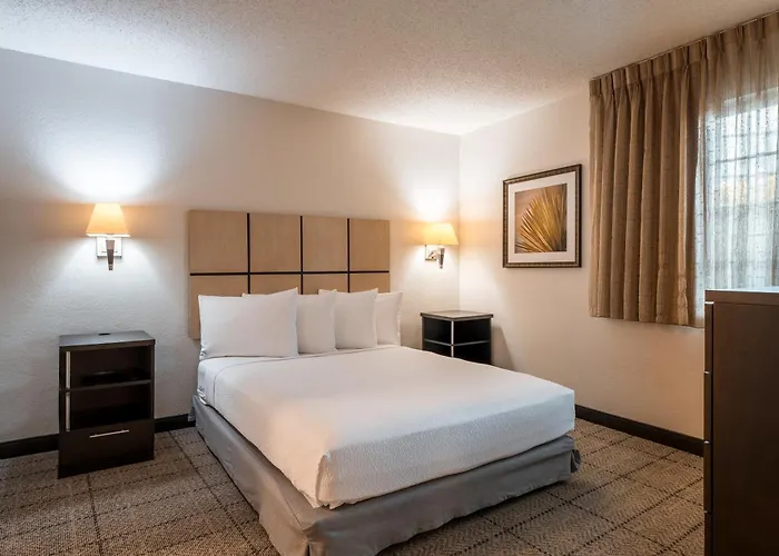 Candlewood Suites Dallas, Fort Worth/Fossil Creek