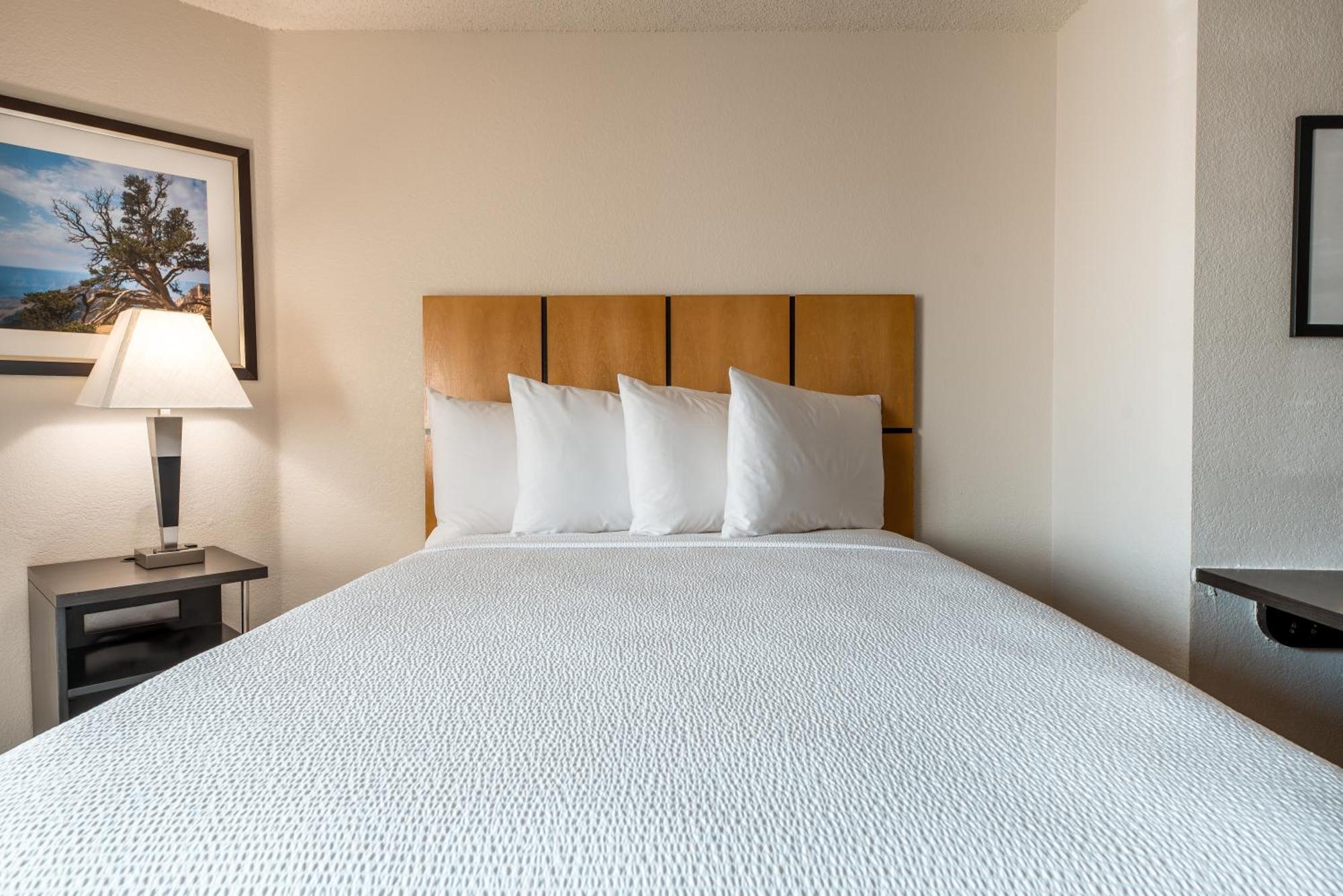 Sonesta Simply Worth Hotel 3*